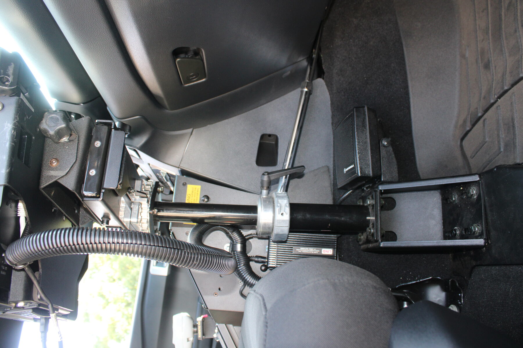 Pedestal laptop mount and Motorola speaker