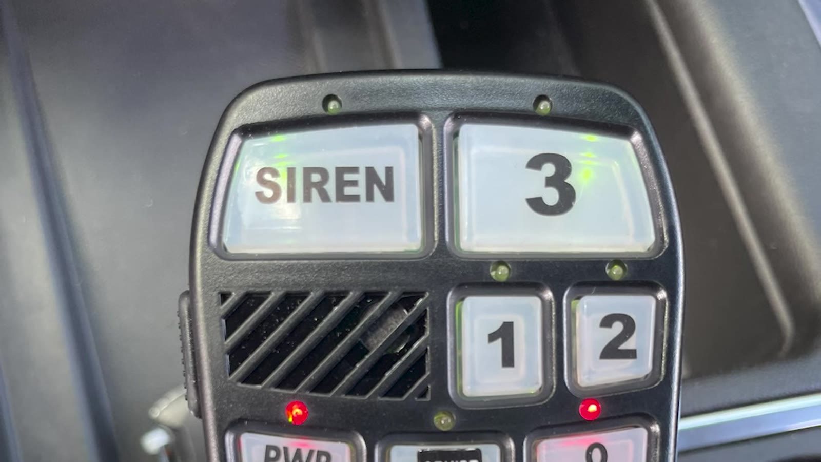 Siren and light control head mounted in the cab