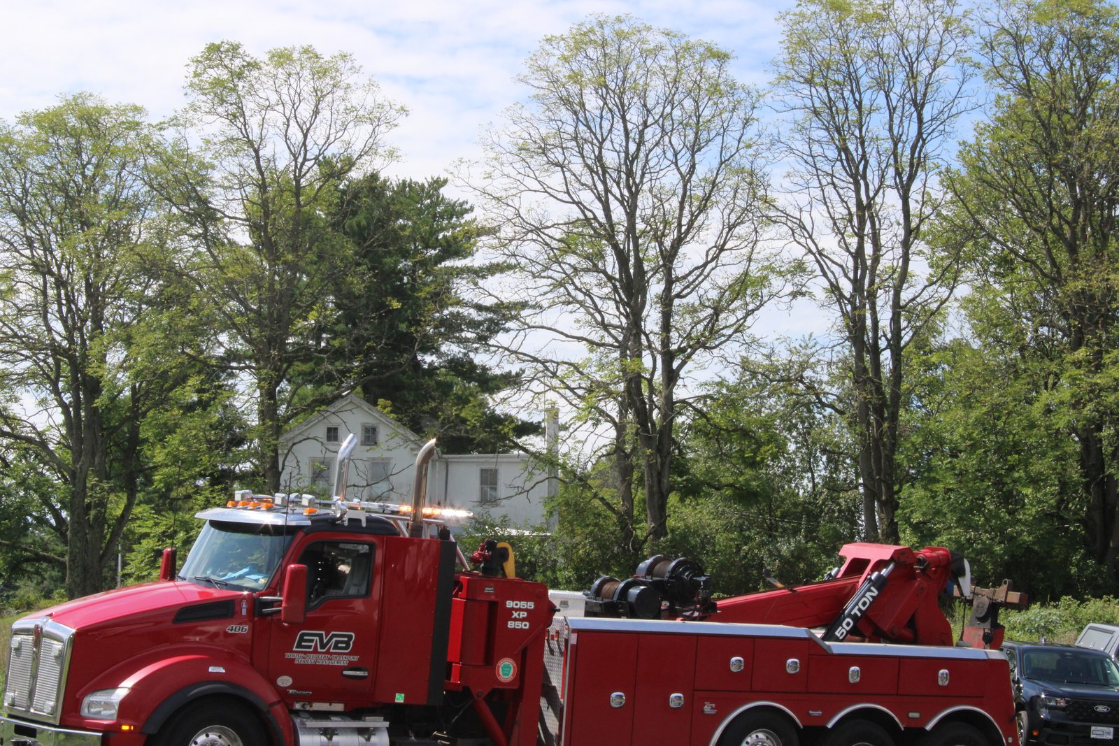 Full side view with the boom deployed