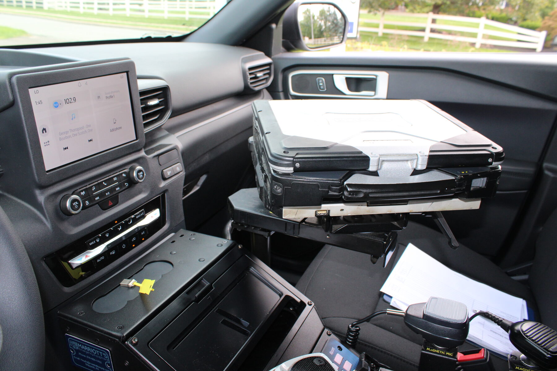 Dash, laptop mount and docking station